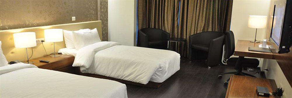 Fabhotel Prime Sage Нью-Дели Экстерьер фото